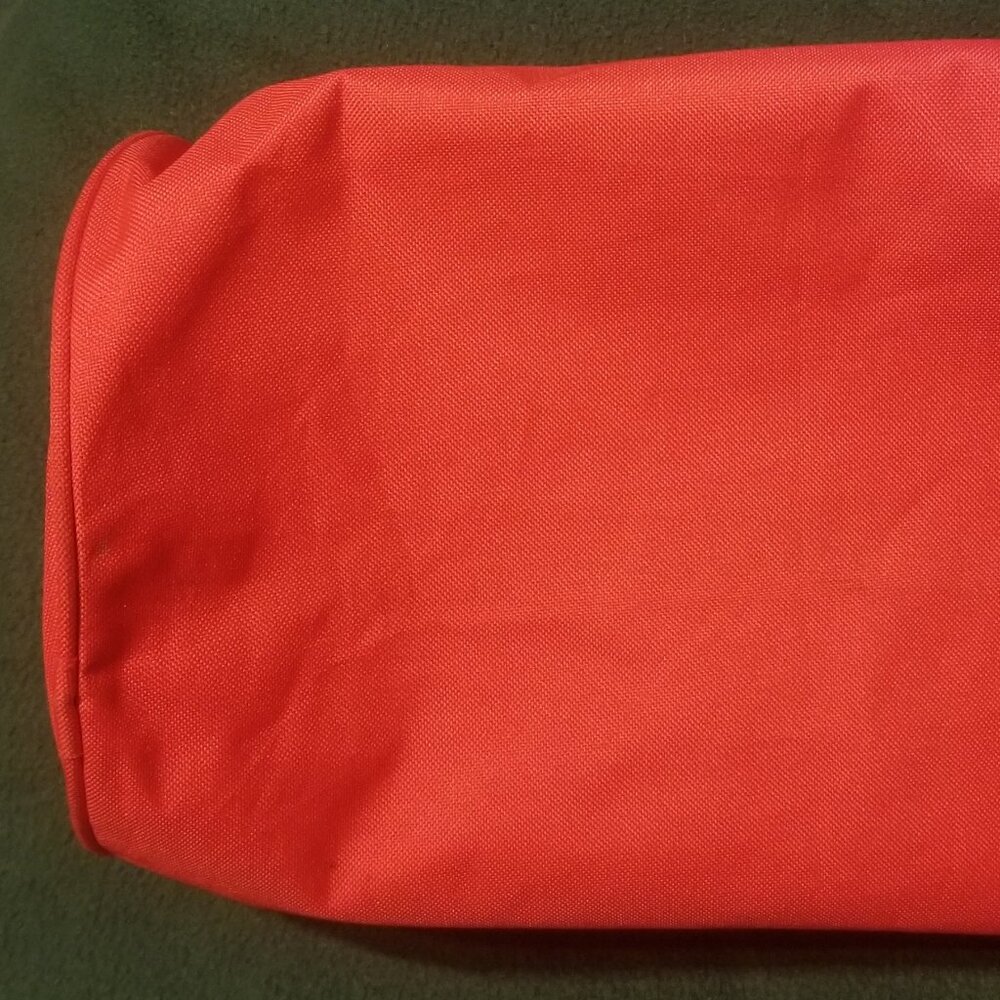 small red duffel bag, some small stains - Picture 4 of 8